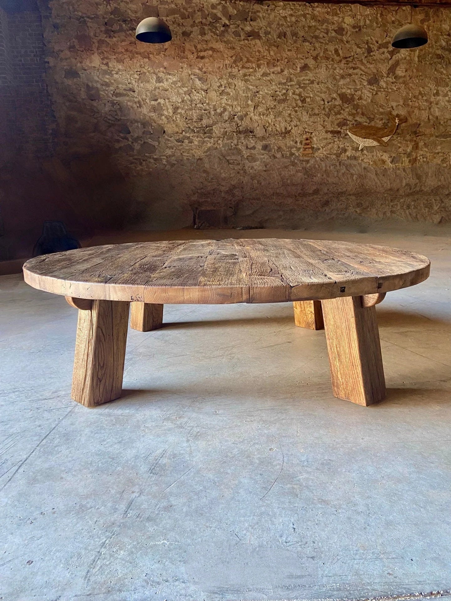 Reclaimed Barn Wood Coffee Table – Rustic round Handmade Living Room Furniture
