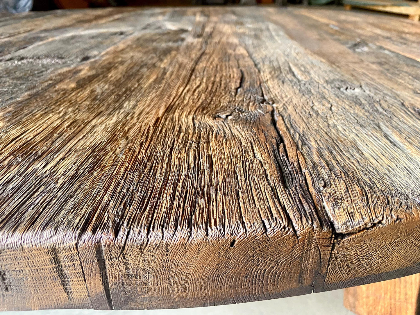 Reclaimed Barn Wood Coffee Table – Rustic round Handmade Living Room Furniture