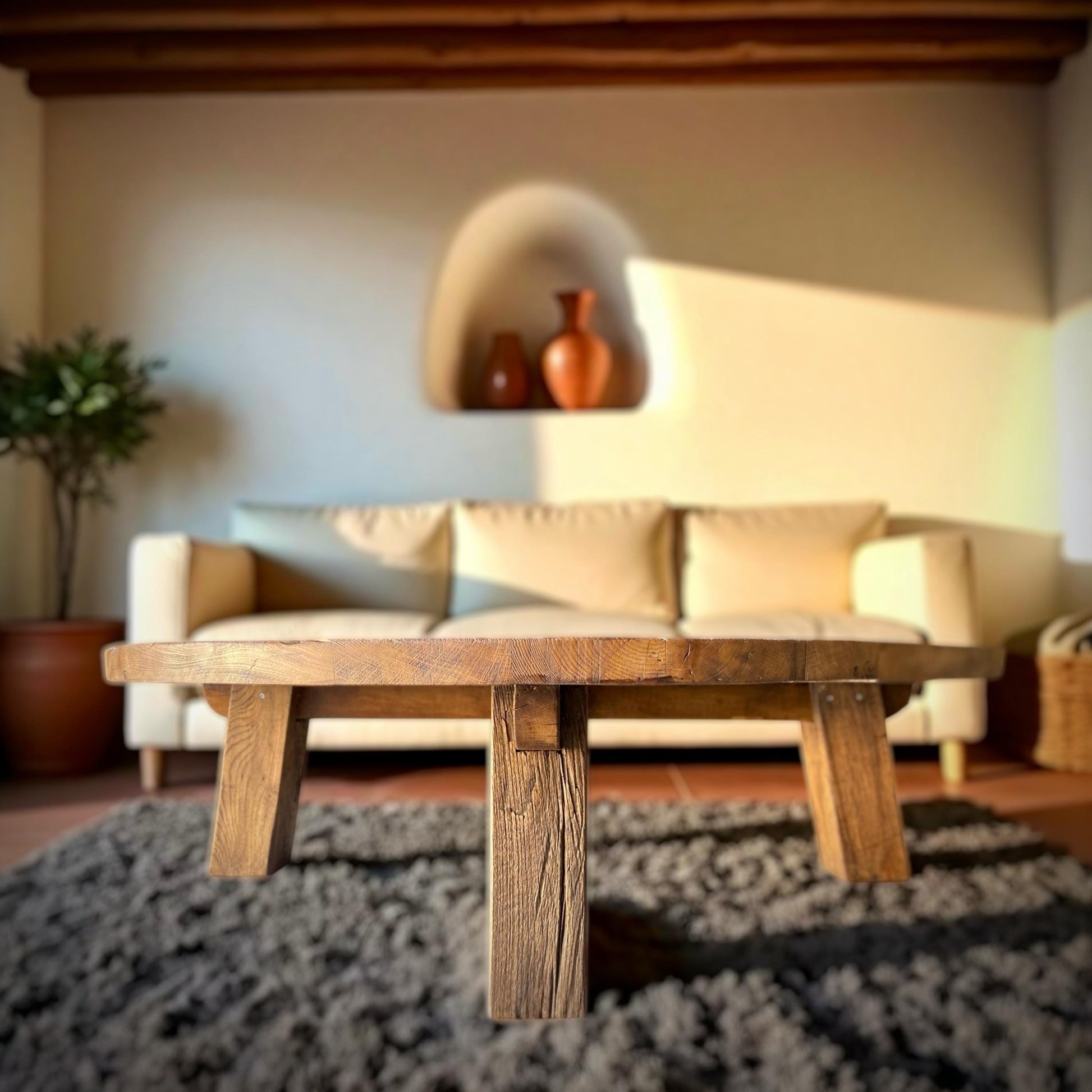 Reclaimed Barn Wood Coffee Table – Rustic round Handmade Living Room Furniture